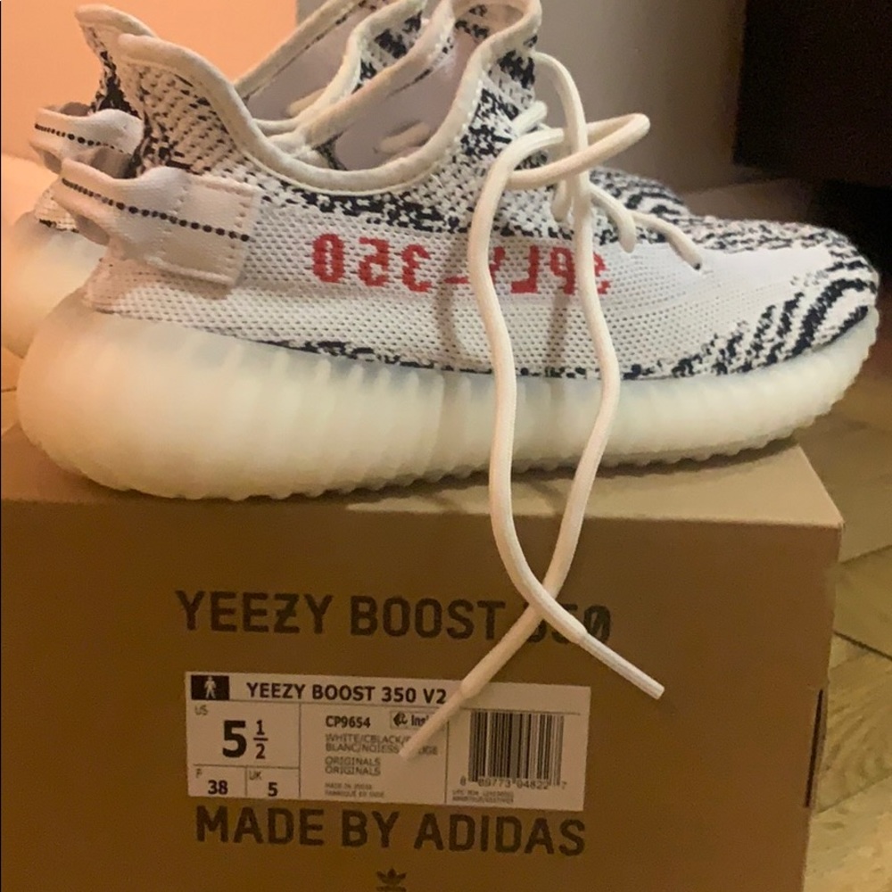 Yeezy boost 350 V2 zebra